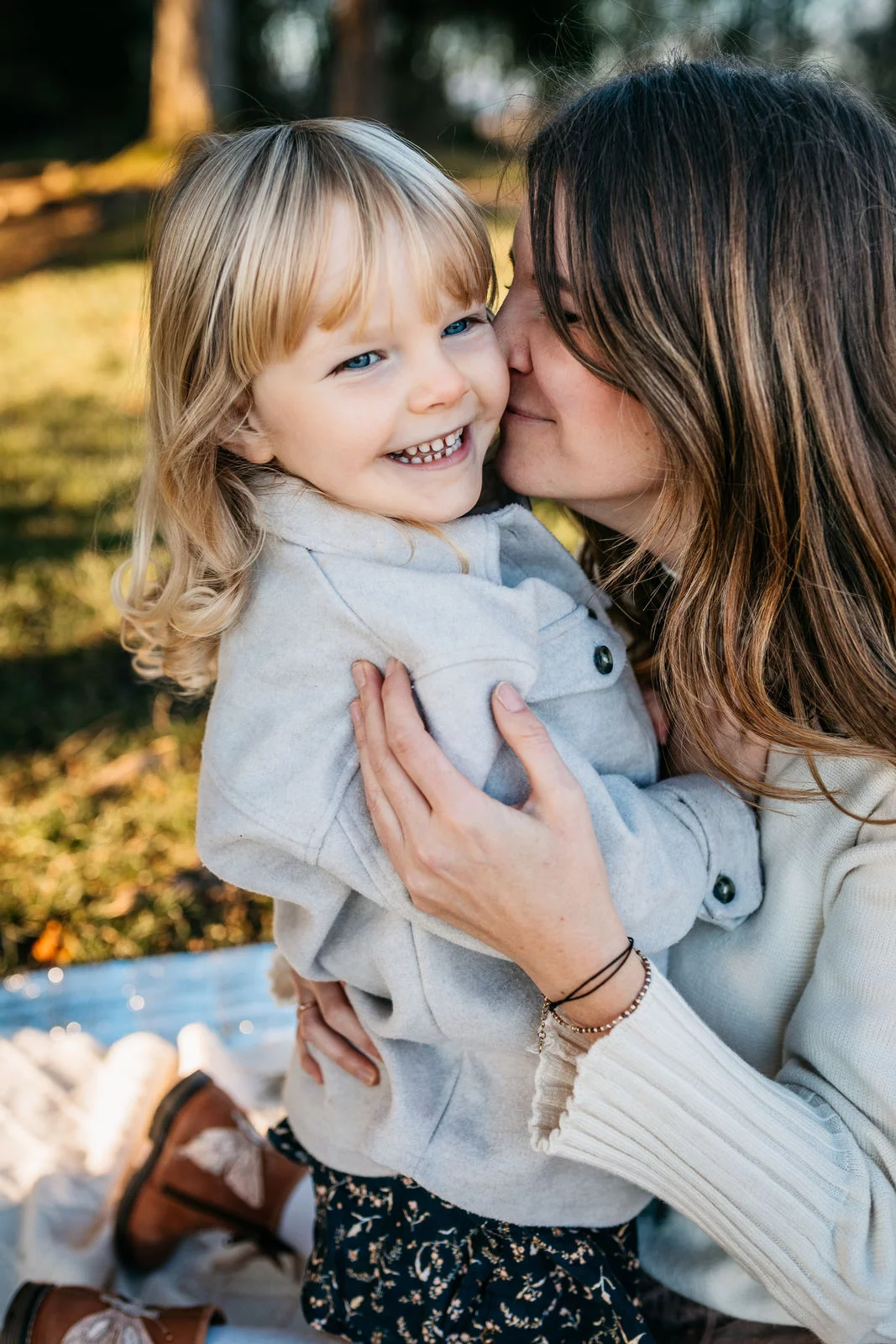 Familienshooting Oberbayern – Familienportrait in der Natur